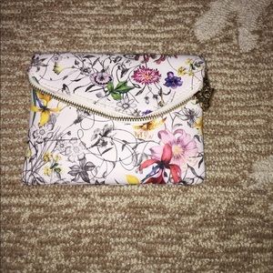 Floral summer clutch.